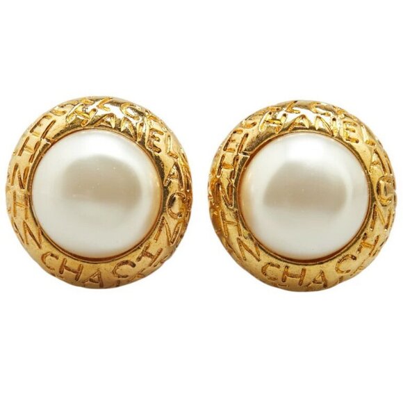 CHANEL CC Logos Pearl Round Clip-On Earrings Gold Tone Auth w/Box #07890 - Picture 1 of 6